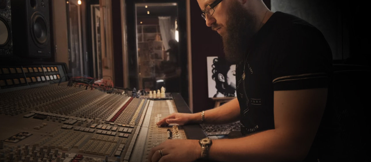 Hybrid Mixing Sessions at “The Friary Studios” (Video Series)