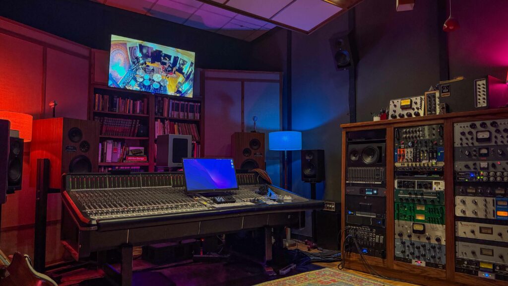 Galaxy 32 Synergy Core | Dante, HDX Interface | Antelope Audio