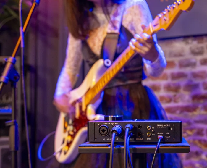 03 Live Performer 2