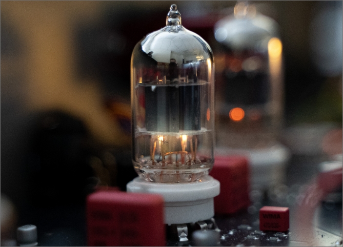 A4 1B Vacuum Tube