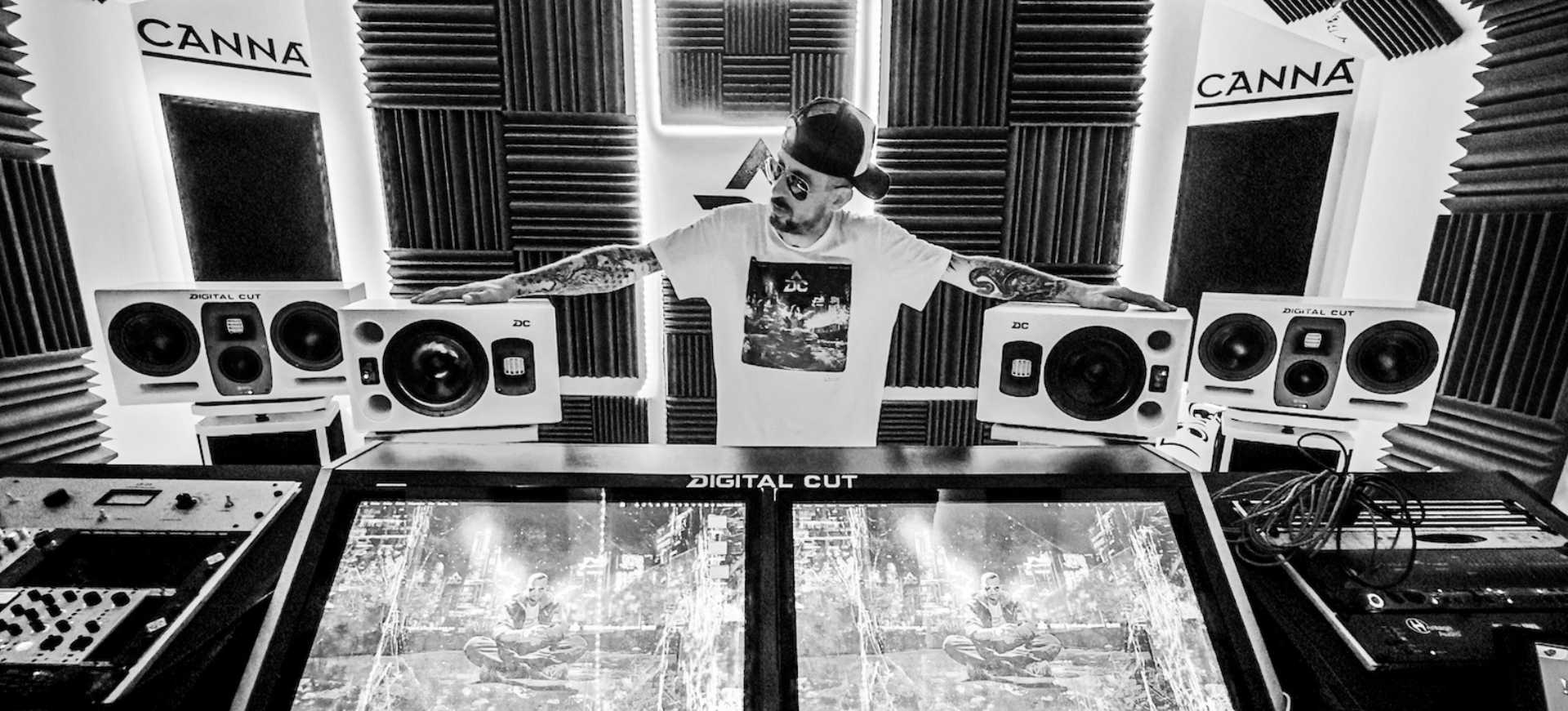 Shaping the Multiverse: Digital Cut on Creativity and Production